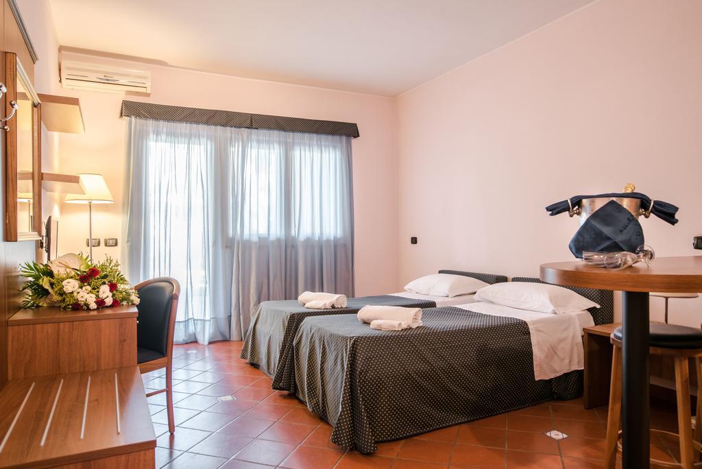 Tindari Club Hotel Furnari Kültér fotó